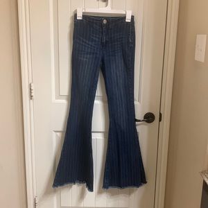 Litz by Uniq Size 27 Bell Bottom Jeans